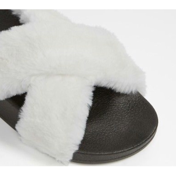 🌸SALE🌸 New ALDO Fur Slides - Picture 4 of 8